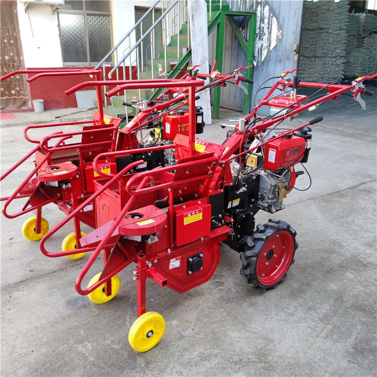 Высокоэффективная китайская за – обзор и цена Combine Harvester Mini